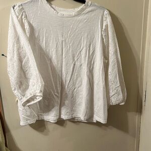 St John’s Bay White T shirt with Eyelet Sleeves Women's Top